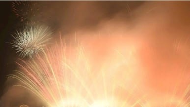 Hanoi’s sky ablaze with New Year fireworks