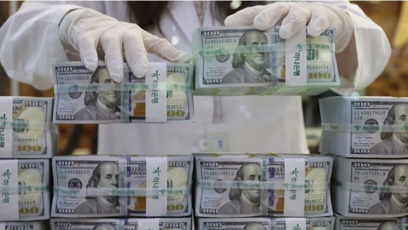 How will the US dollar move after the US Supreme Court’s tariff decision?