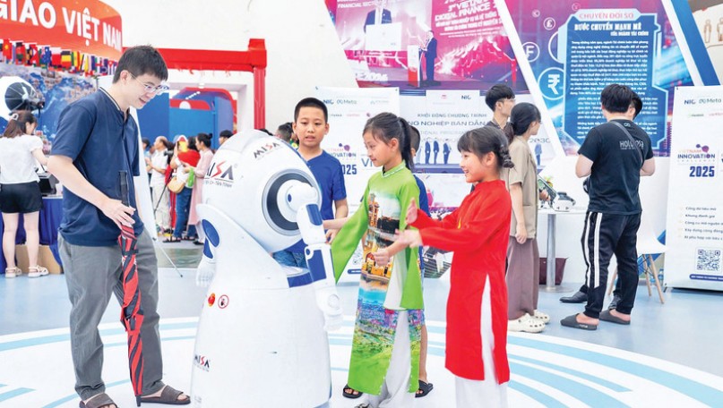 Strong investment in people is key to AI breakthroughs: Technological professor