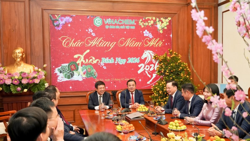 VCCI President Hồ Sỹ Hùng Extends Lunar New Year Greetings to Vinachem and VIMC