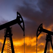 How the Middle East conflict impacts the Vietnamese stock and gold markets