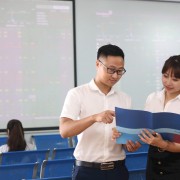 Short-term risks persist: What investment strategy should investors adopt?