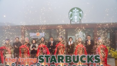 Fansipan officially welcomes the highest Starbucks store in Asia 