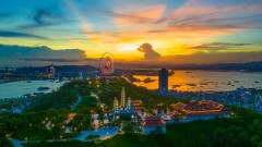 US travel guide suggests exploring Ha Long by cable car and onsen for a weekend getaway 