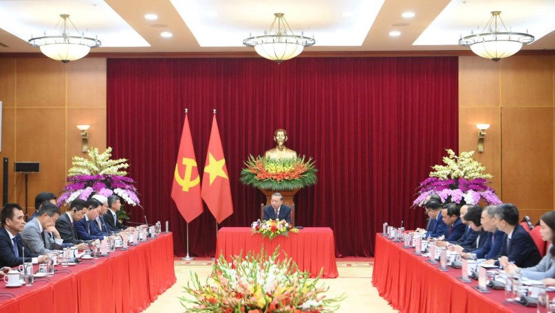 Party General Secretary To Lam received leaders of several international corporations