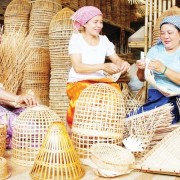 Restoring traditional crafts in Can Tho City