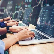 Stock Market Weekly Forecast: Allocating cash into stocks holding firm at support levels