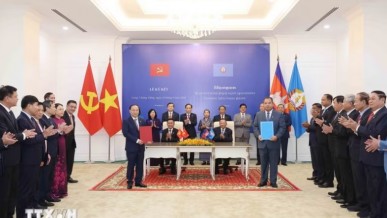 Senior Party official’s official visit strengthens political trust and fosters substantive, effective cooperation