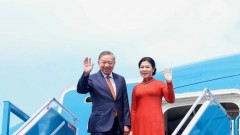 Building on stable development momentum of Viet Nam–China cooperation