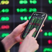 Stock Market Weekly Forecast: Signs of slowing down at 1,750 points