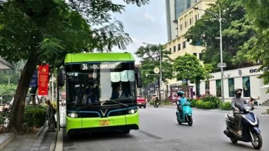 Ha Noi accelerates electric bus transition towards green public transport
