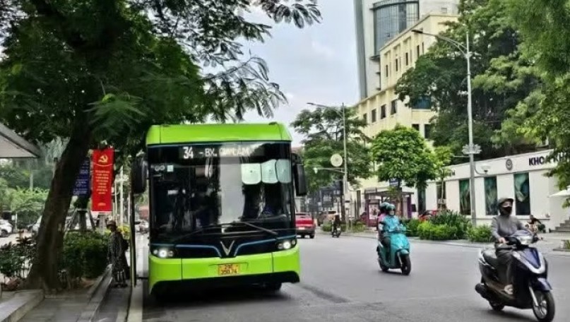 Ha Noi accelerates shift to electric buses