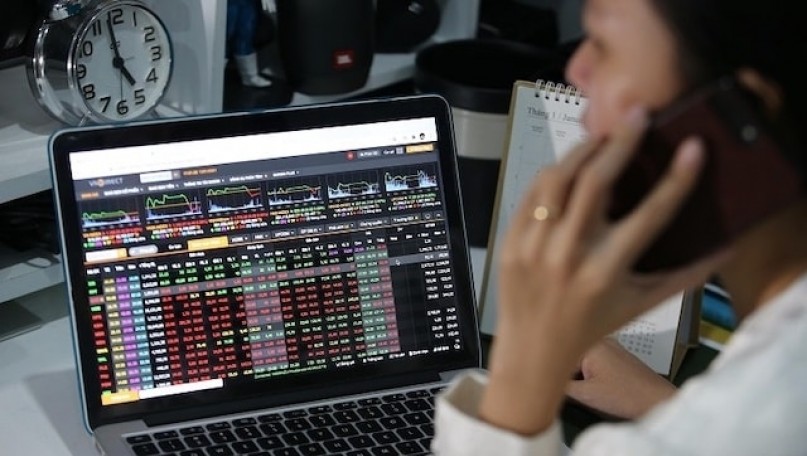 Loosening liquidity: Cash flow returns to large-cap stocks