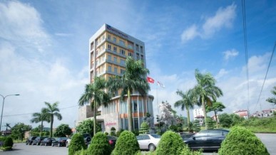 Why was AAV stock subject to compulsory delisting?