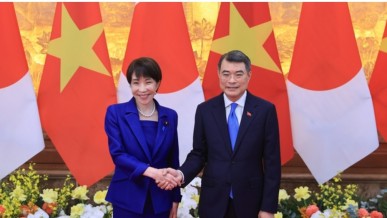 Vietnamese, Japanese Prime Ministers hold talks in Ha Noi