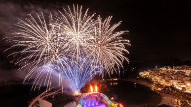Phu Quoc fireworks emerge as the ultimate Instagram backdrop for K-biz celebrities  