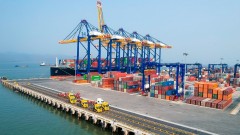 Vietnam seeks opportunities in the face of economic challenges