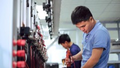 Businesses race to adopt AI, but ROI remains an open question