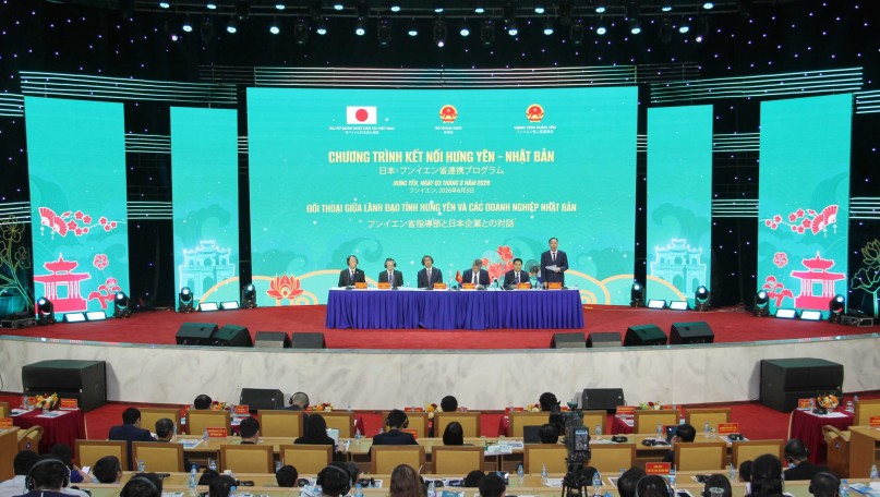 Hung Yen strengthens dialogue with businesses