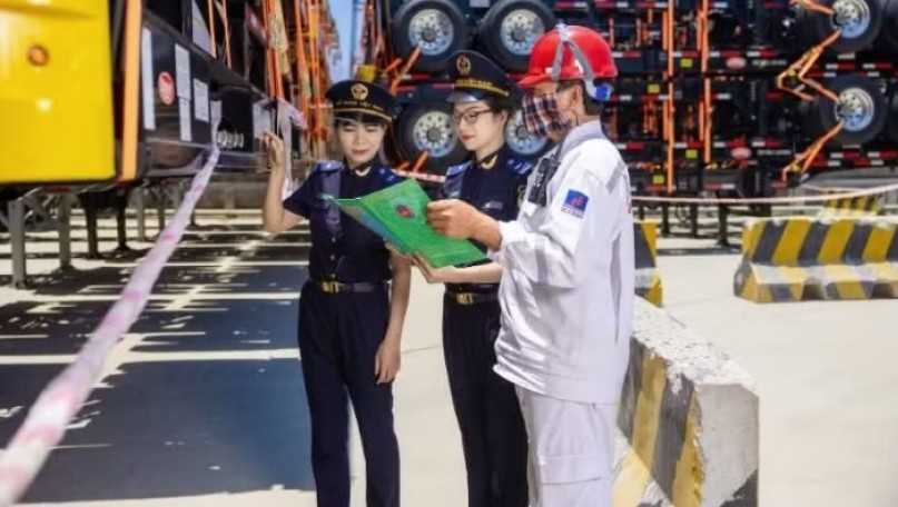 Completing regulations on customs operational areas and coordinated anti-smuggling efforts