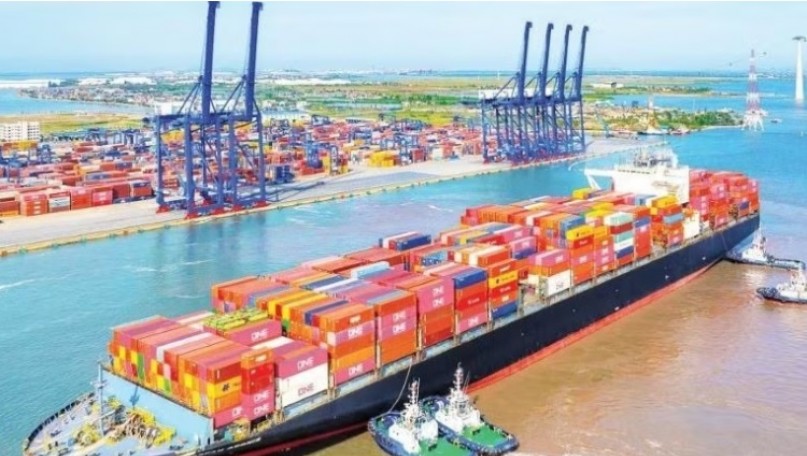 Economy posts strong growth in first half of the year